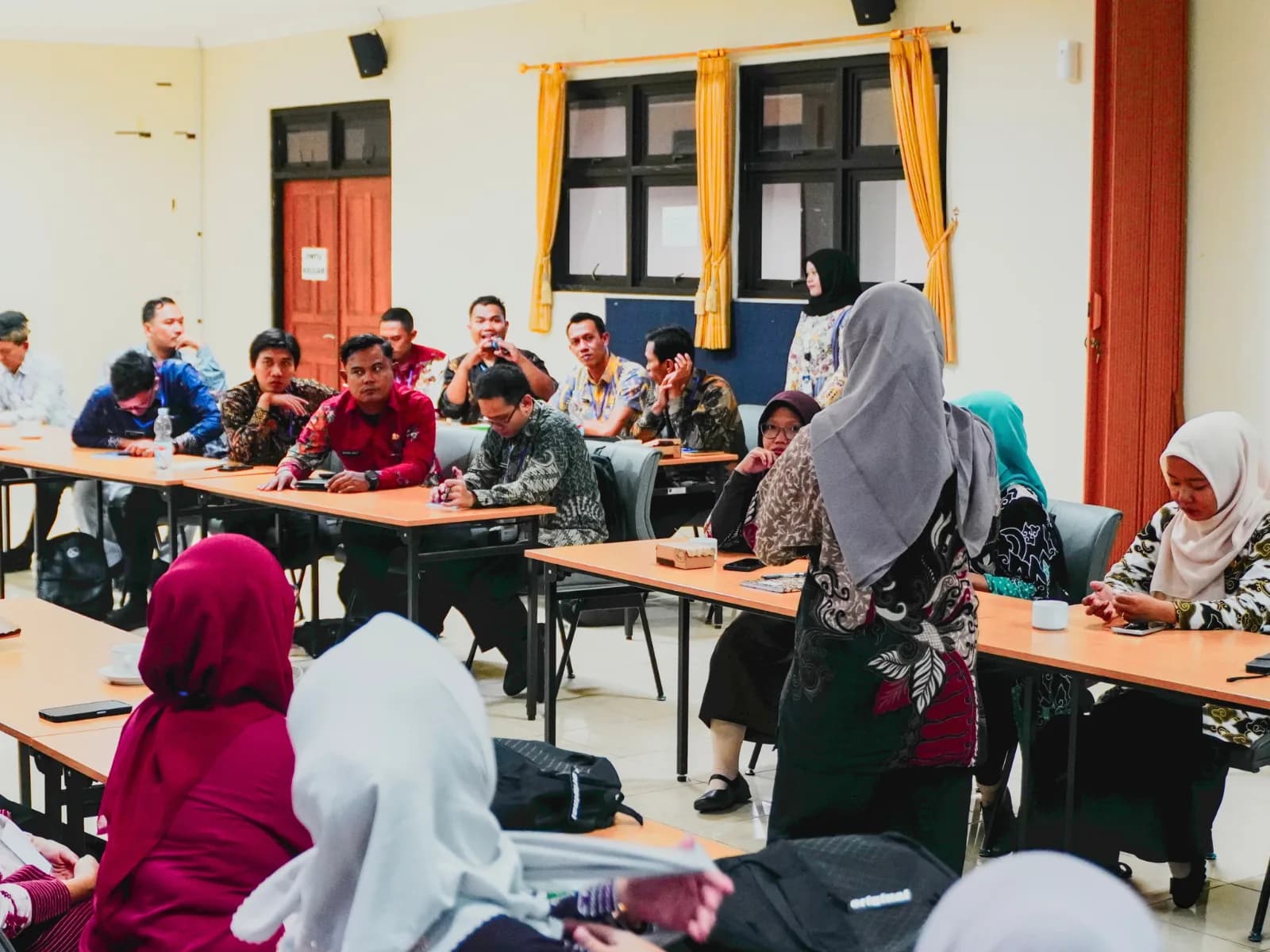 Dokumentasi sesi pelatihan korporat Neksus bersama BKPSDM Cirebon