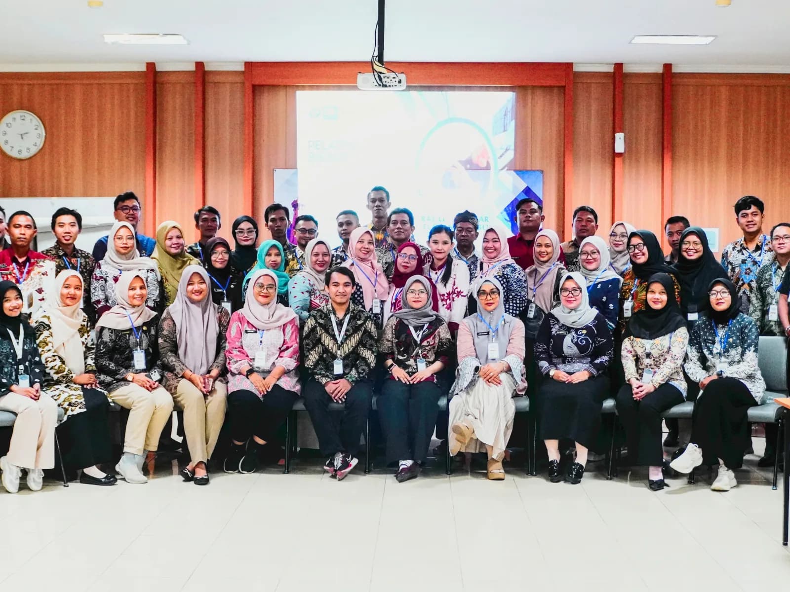 Dokumentasi sesi pelatihan korporat Neksus bersama BKPSDM Cirebon
