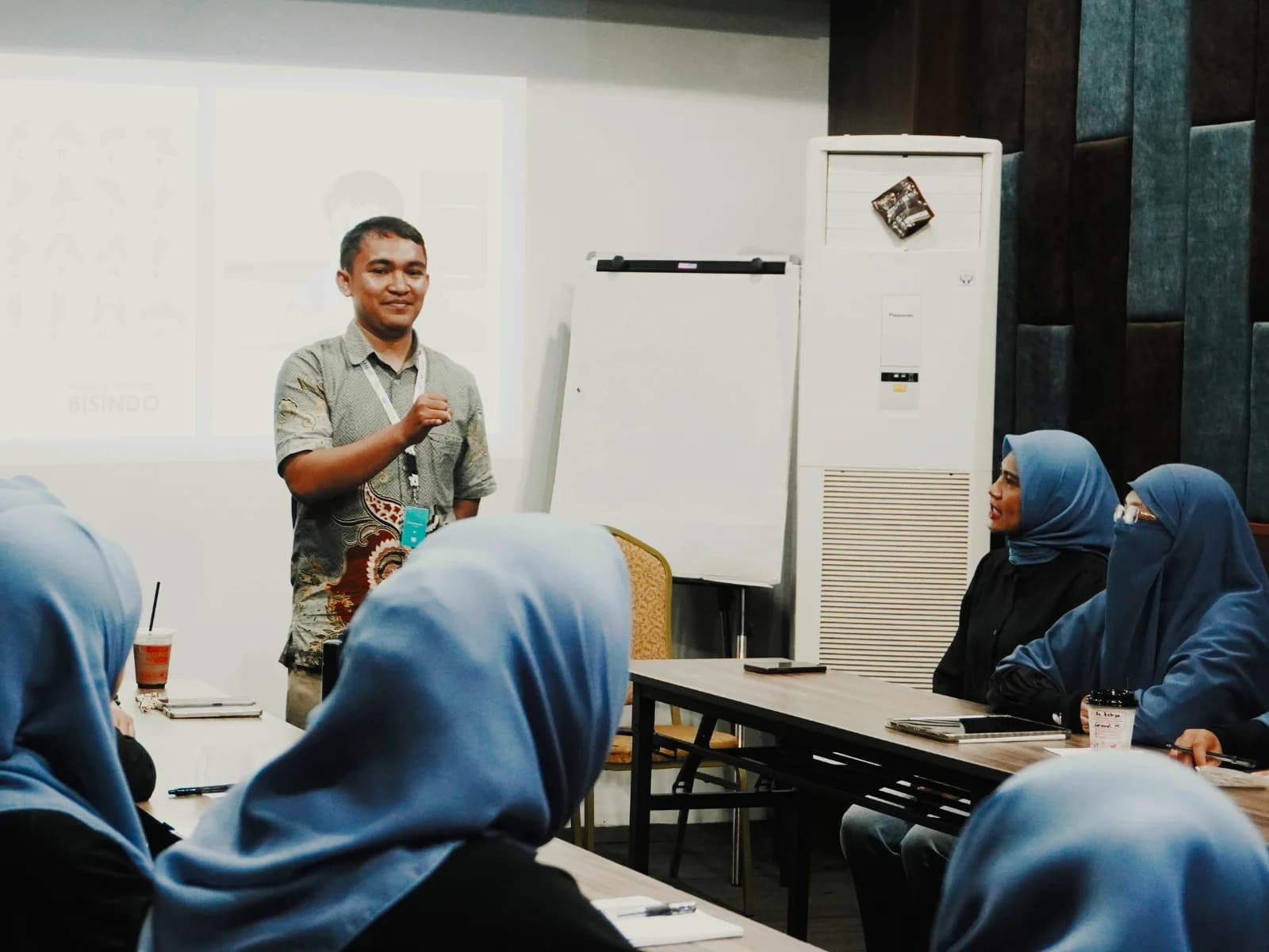 Dokumentasi sesi pelatihan korporat Neksus bersama DPMPTSP Pemprov Maluku Utara