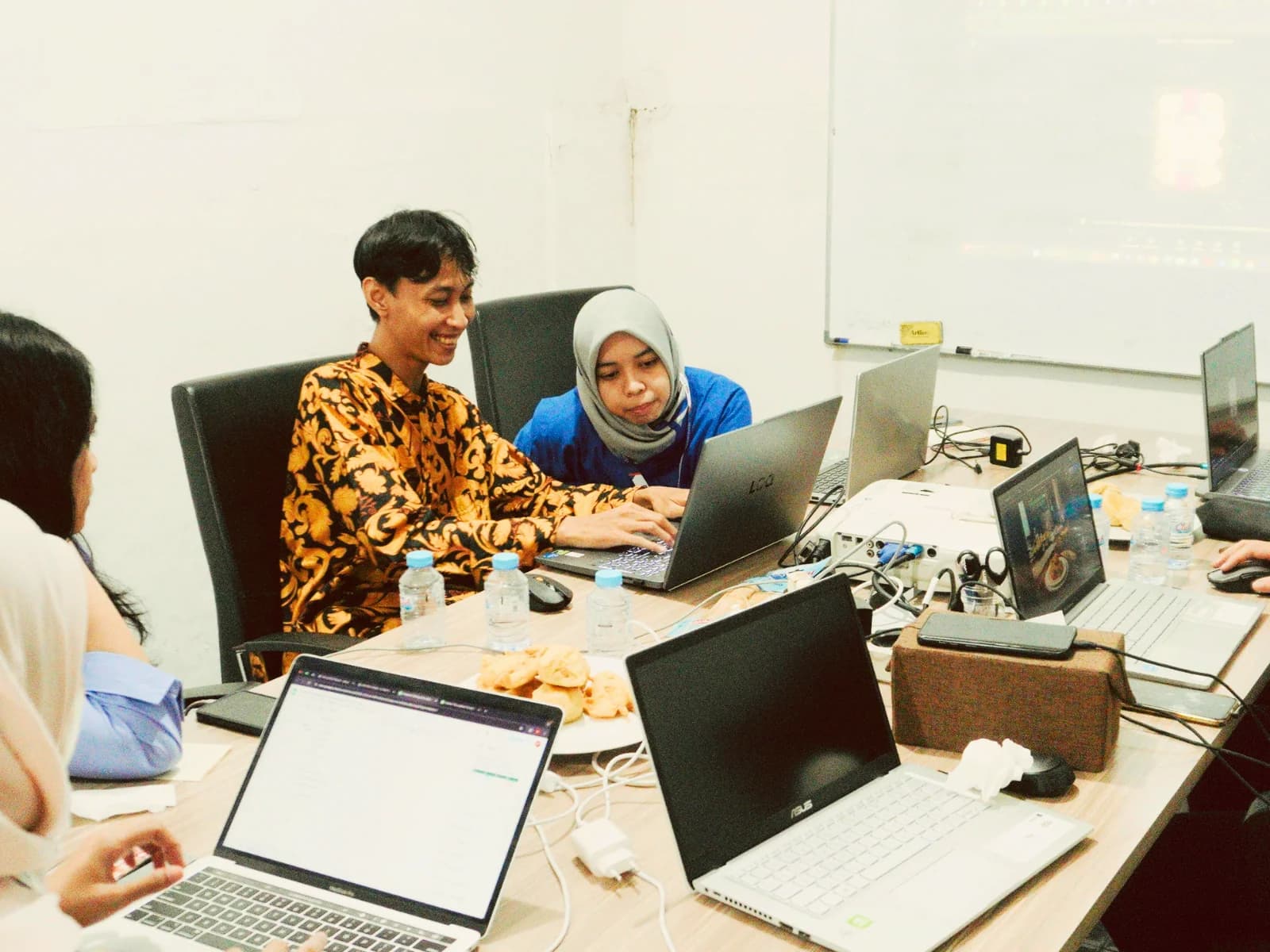 Dokumentasi sesi pelatihan korporat Neksus bersama PT Delta Food