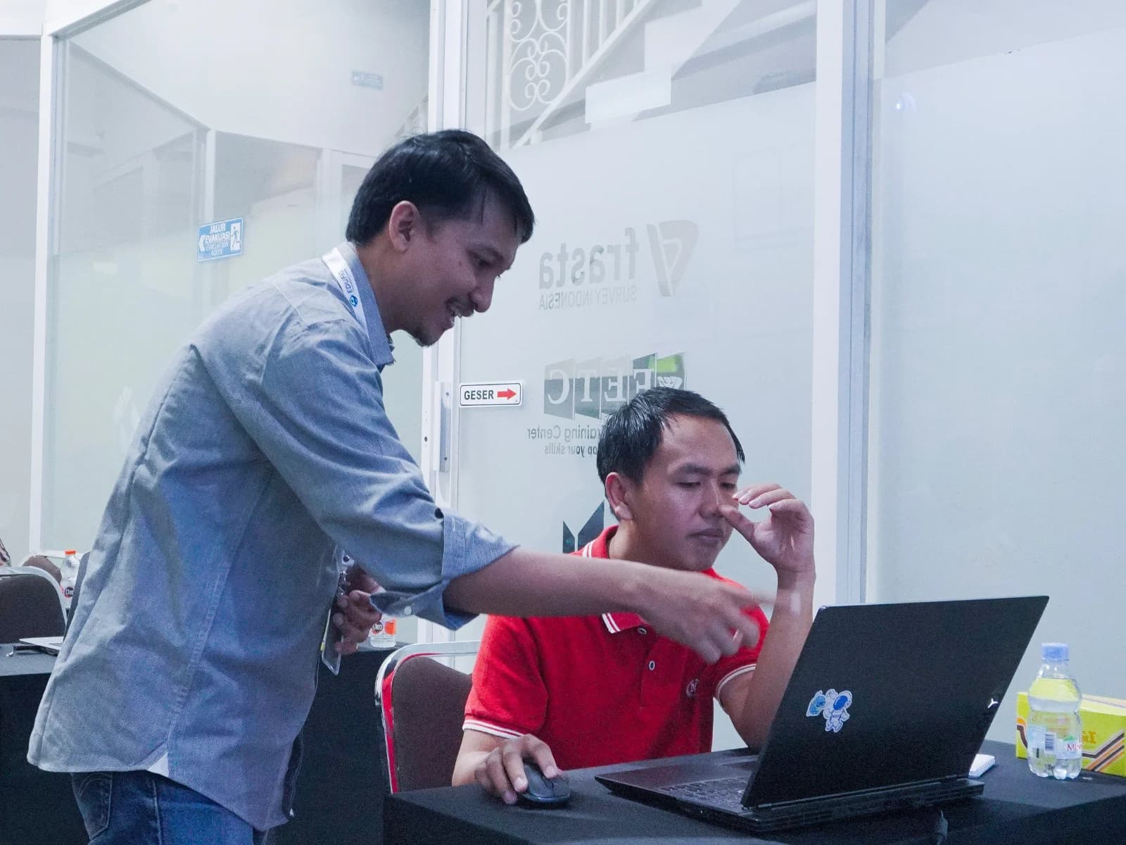 Dokumentasi sesi pelatihan korporat Neksus bersama PT Frasta Survey Indonesia