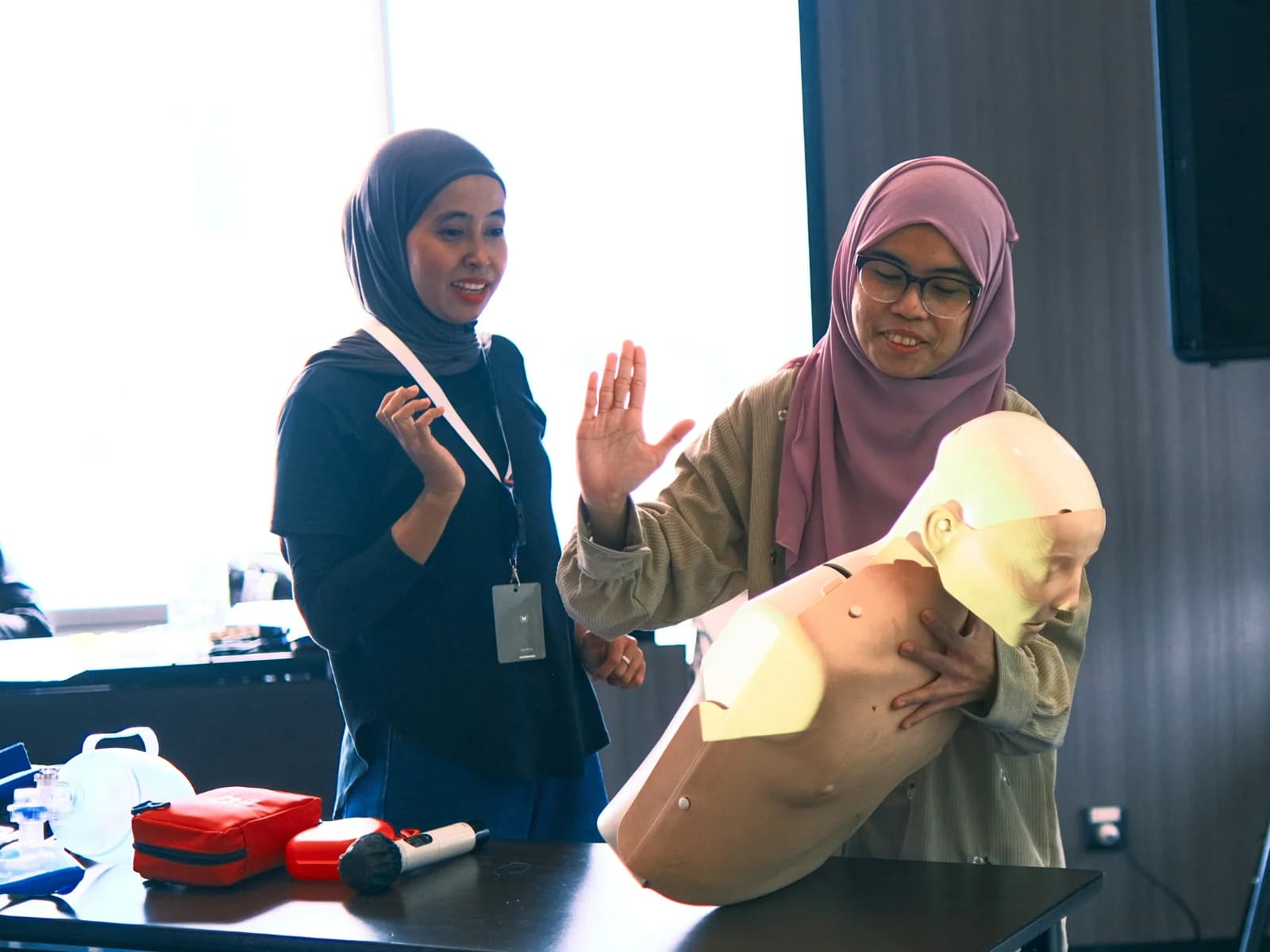 Dokumentasi sesi pelatihan korporat Neksus bersama PT Resindo Utama Perkasa